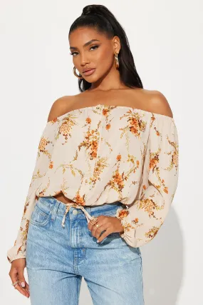 Feelin' Your Vibes Floral Top - Beige