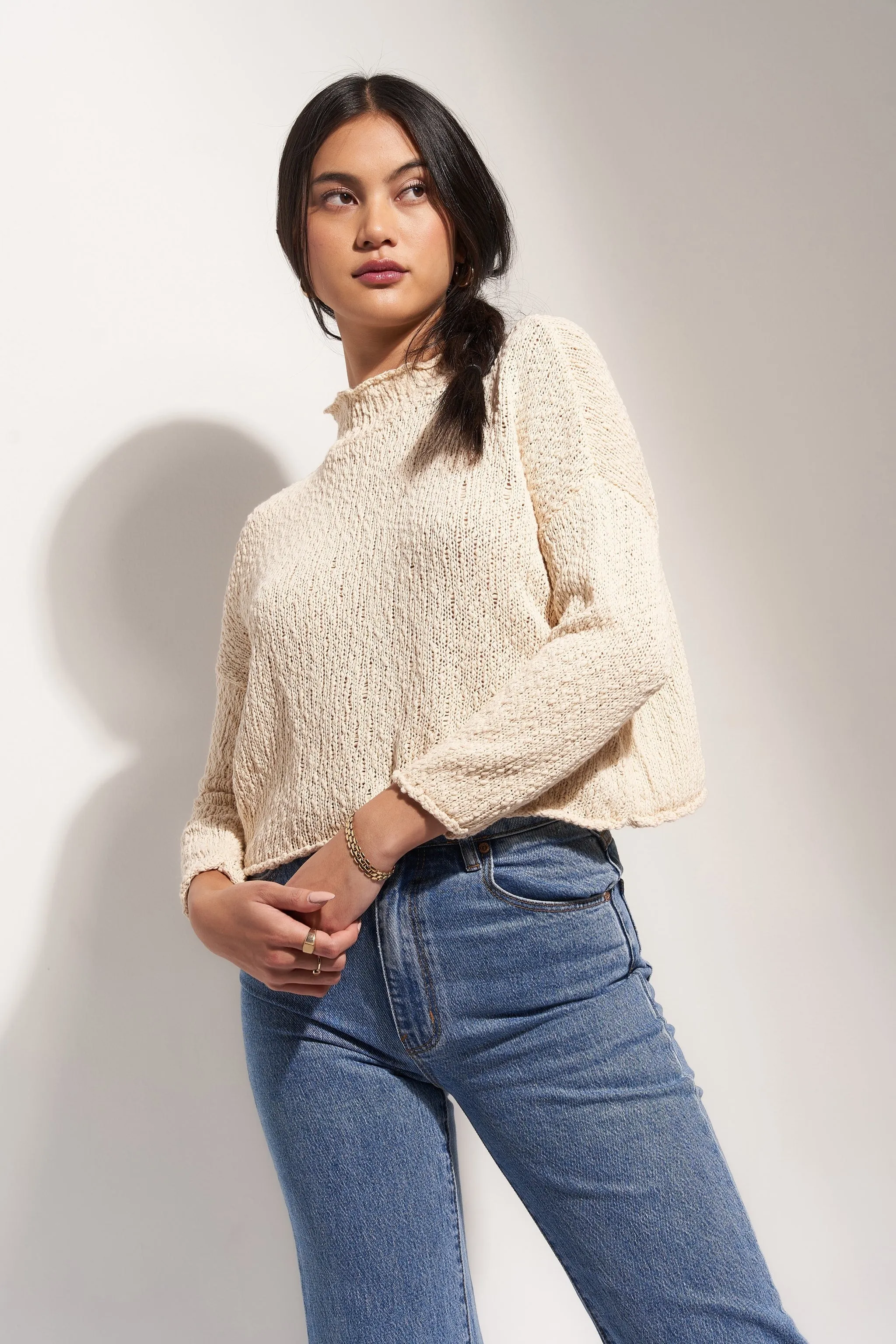 The Mock Neck Sweater - Creme